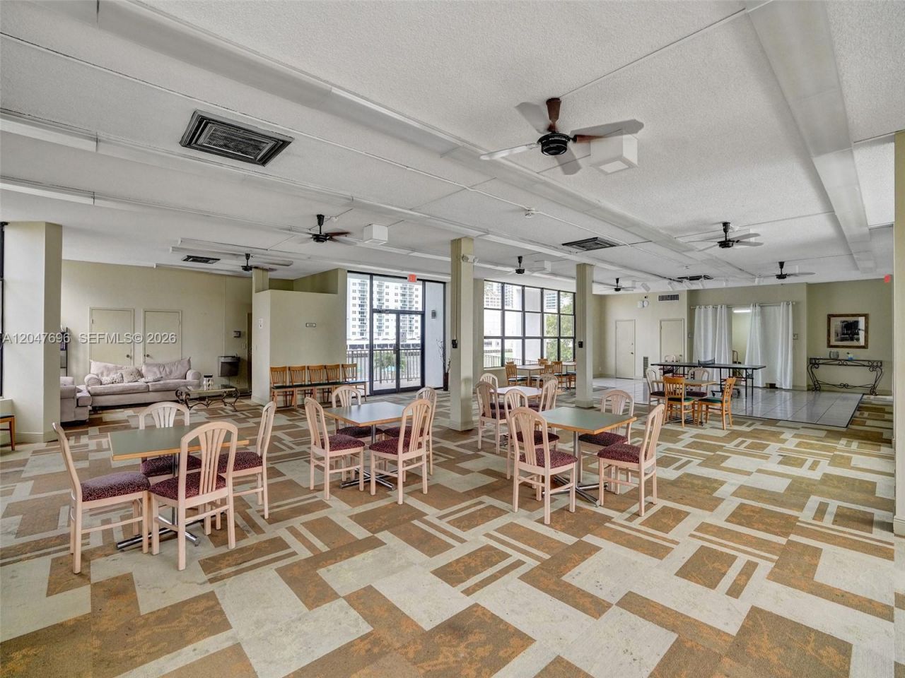 800 Parkview Dr , Unit 131, Hallandale Beach, FL 33009 Photo