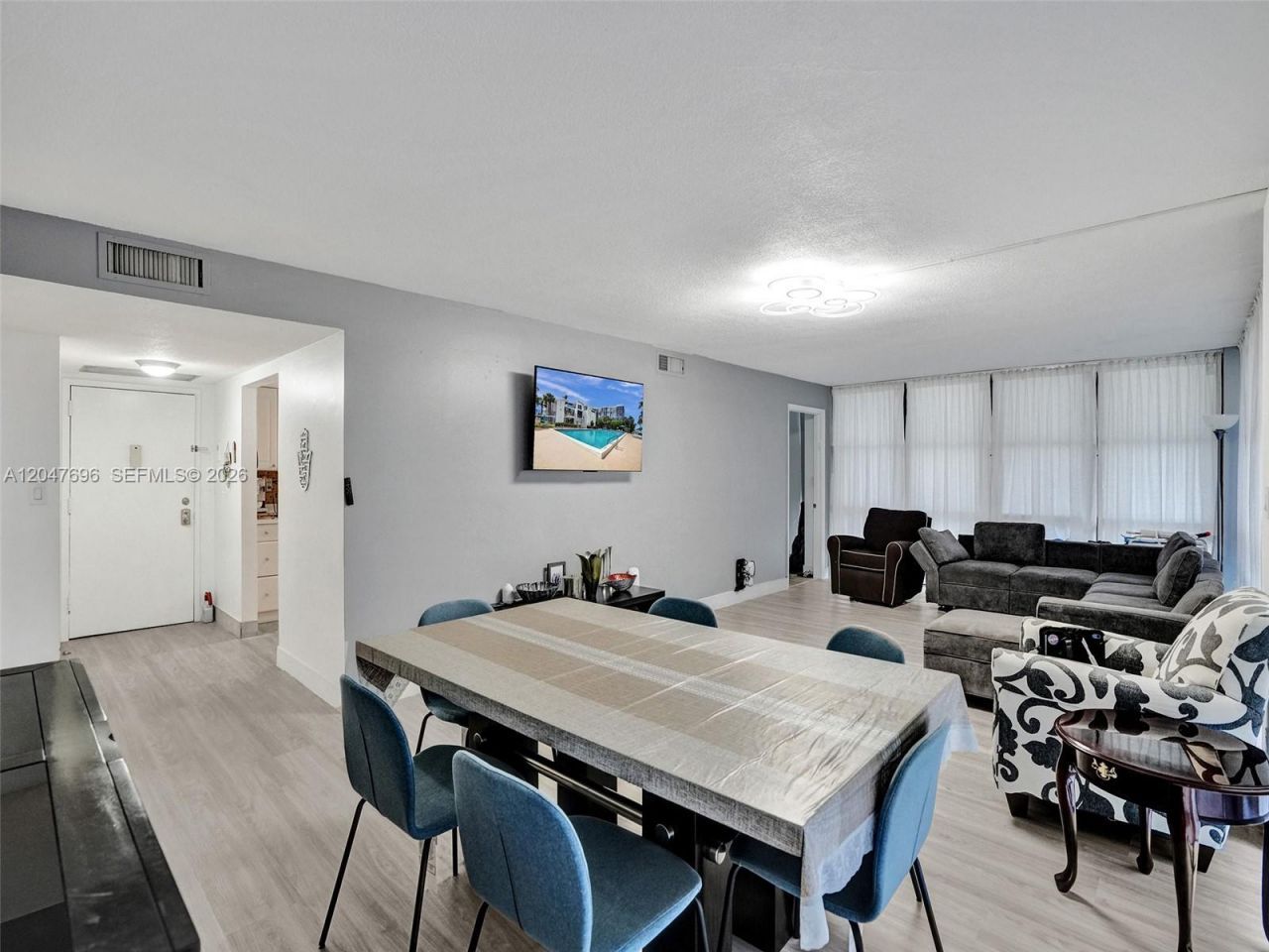 800 Parkview Dr , Unit 131, Hallandale Beach, FL 33009 Photo