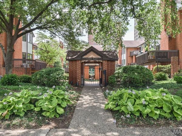 4444 Lindell Boulevard , St Louis, MO 63108