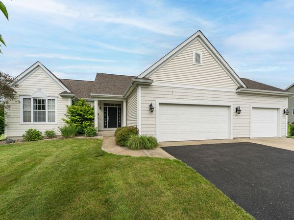 7597 Prairie Crossing Lane, Kalamazoo, MI 49004