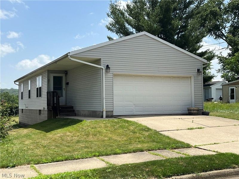 991 Nevin Street, Akron, OH 44310 Photo 1