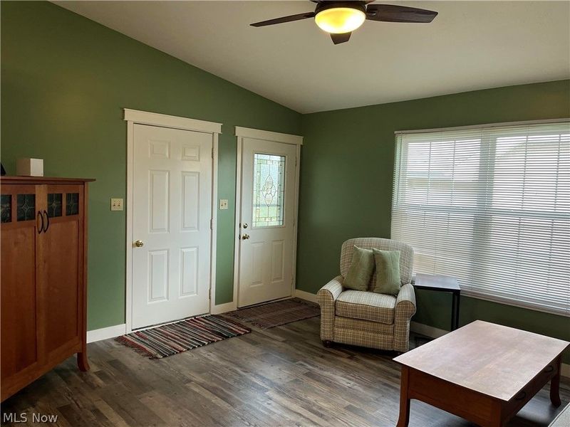 991 Nevin Street, Akron, OH 44310 Photo 3