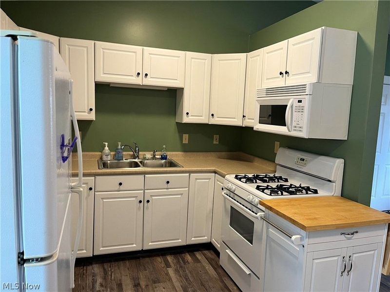 991 Nevin Street, Akron, OH 44310 Photo 6