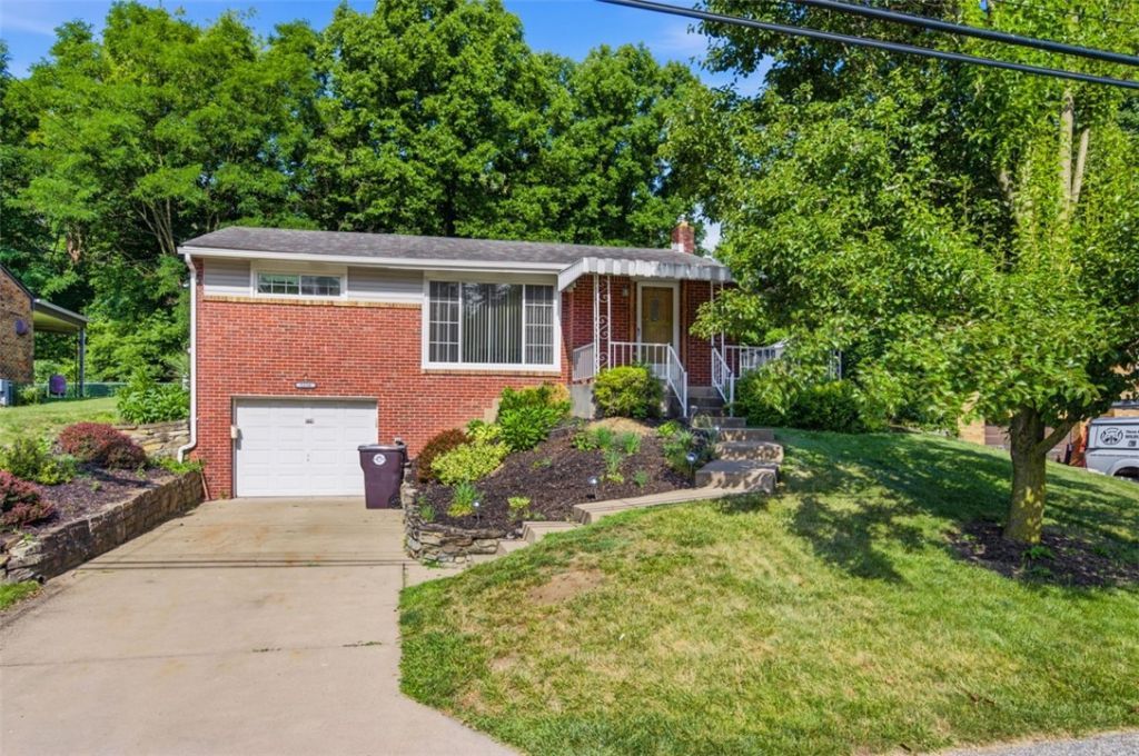 5256 Colewood Dr , Pittsburgh, PA 15236 Main Photo