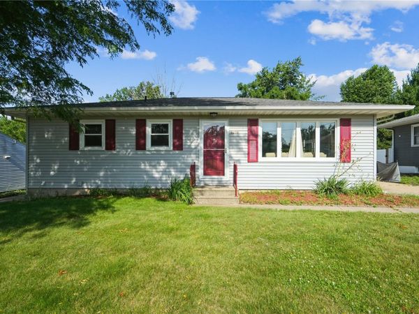 1215 Brockman Drive SE, Cedar Rapids, IA 52403