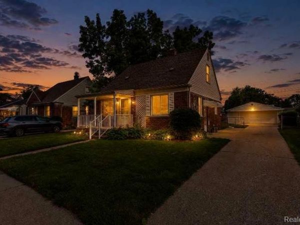 23254 Nona Street, Dearborn, MI 48124