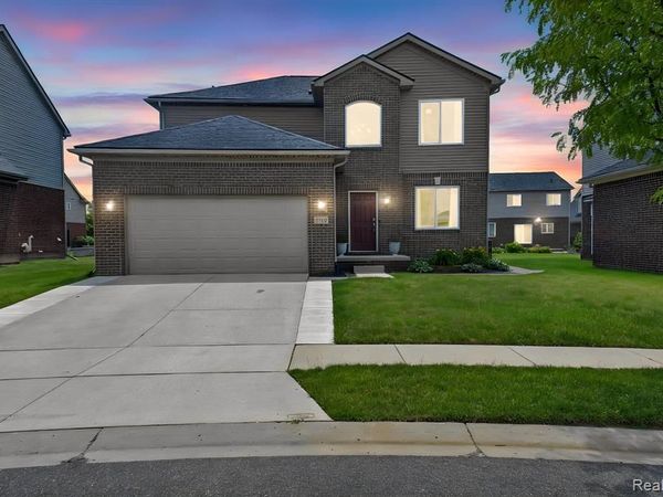 5168 Bradmore Lane, Warren, MI 48092