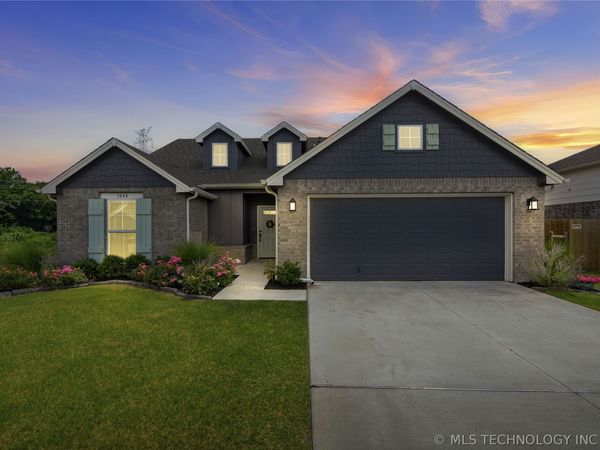 3848 E 144th Place S, Bixby, OK 74008