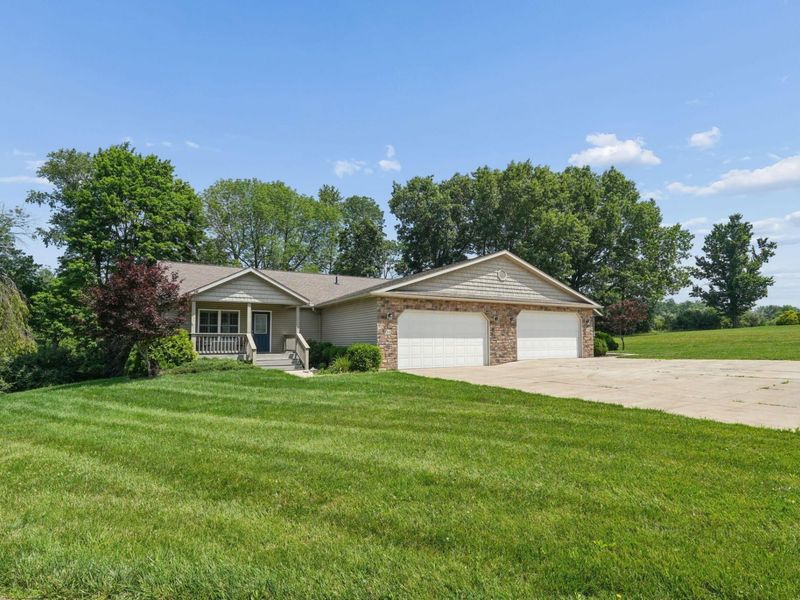 518A Hickory Lane, Howard, OH 43028 Photo 2