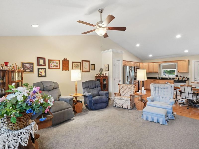 518A Hickory Lane, Howard, OH 43028 Photo 7
