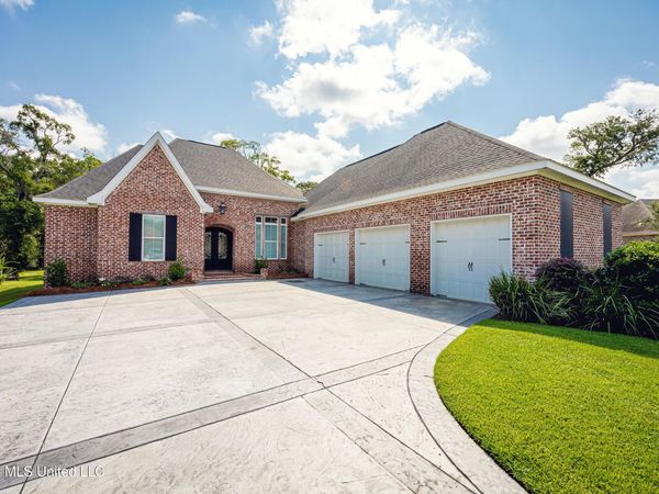 5606 Caymus Cove, Ocean Springs, MS 39564