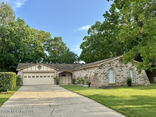12525 Ponce De Leon Drive, Ocean Springs, MS 39564