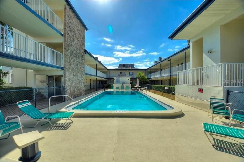6100 12th Street S, Unit 107, Saint Petersburg, FL 33705 Photo