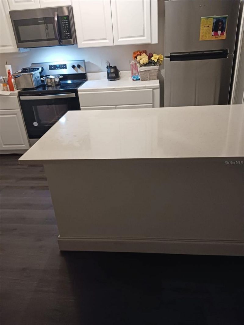 6100 12th Street S, Unit 107, Saint Petersburg, FL 33705 Photo