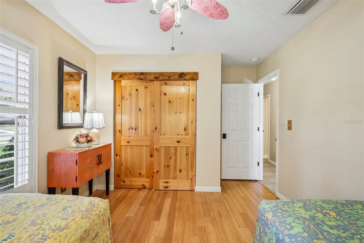 14309 Brentwood Drive , Tampa, FL 33618 Photo