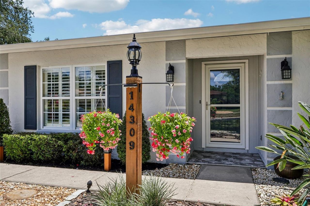 14309 Brentwood Drive , Tampa, FL 33618 Photo