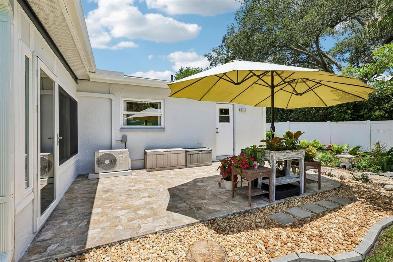14309 Brentwood Drive , Tampa, FL 33618 Photo