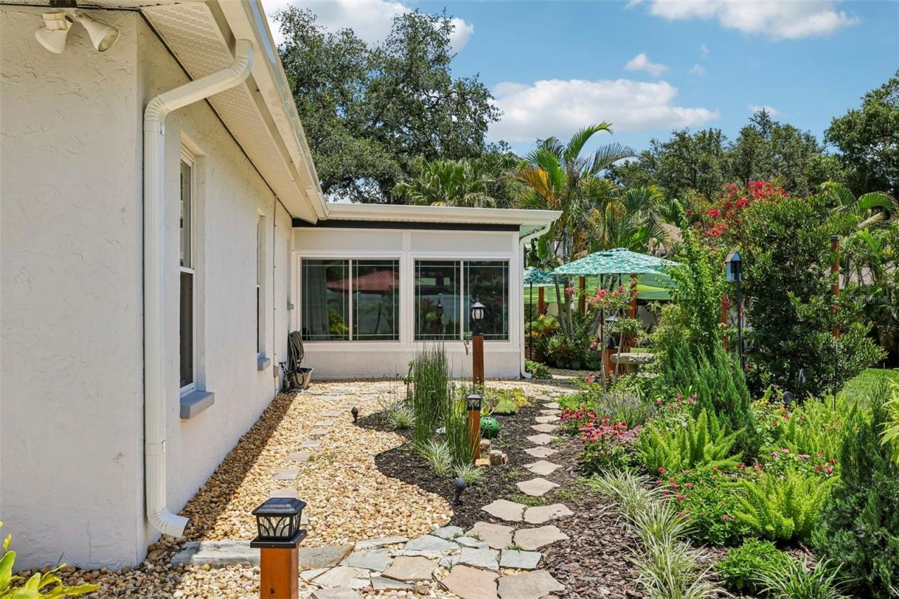 14309 Brentwood Drive , Tampa, FL 33618 Photo