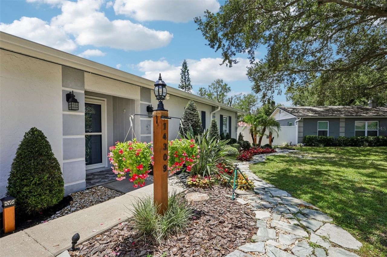 14309 Brentwood Drive , Tampa, FL 33618 Photo