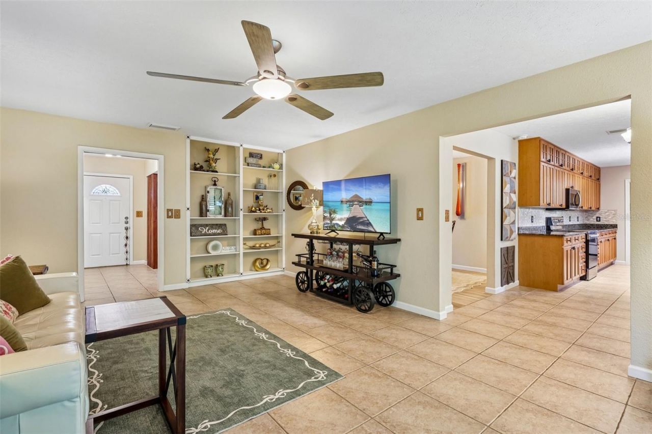 14309 Brentwood Drive , Tampa, FL 33618 Photo