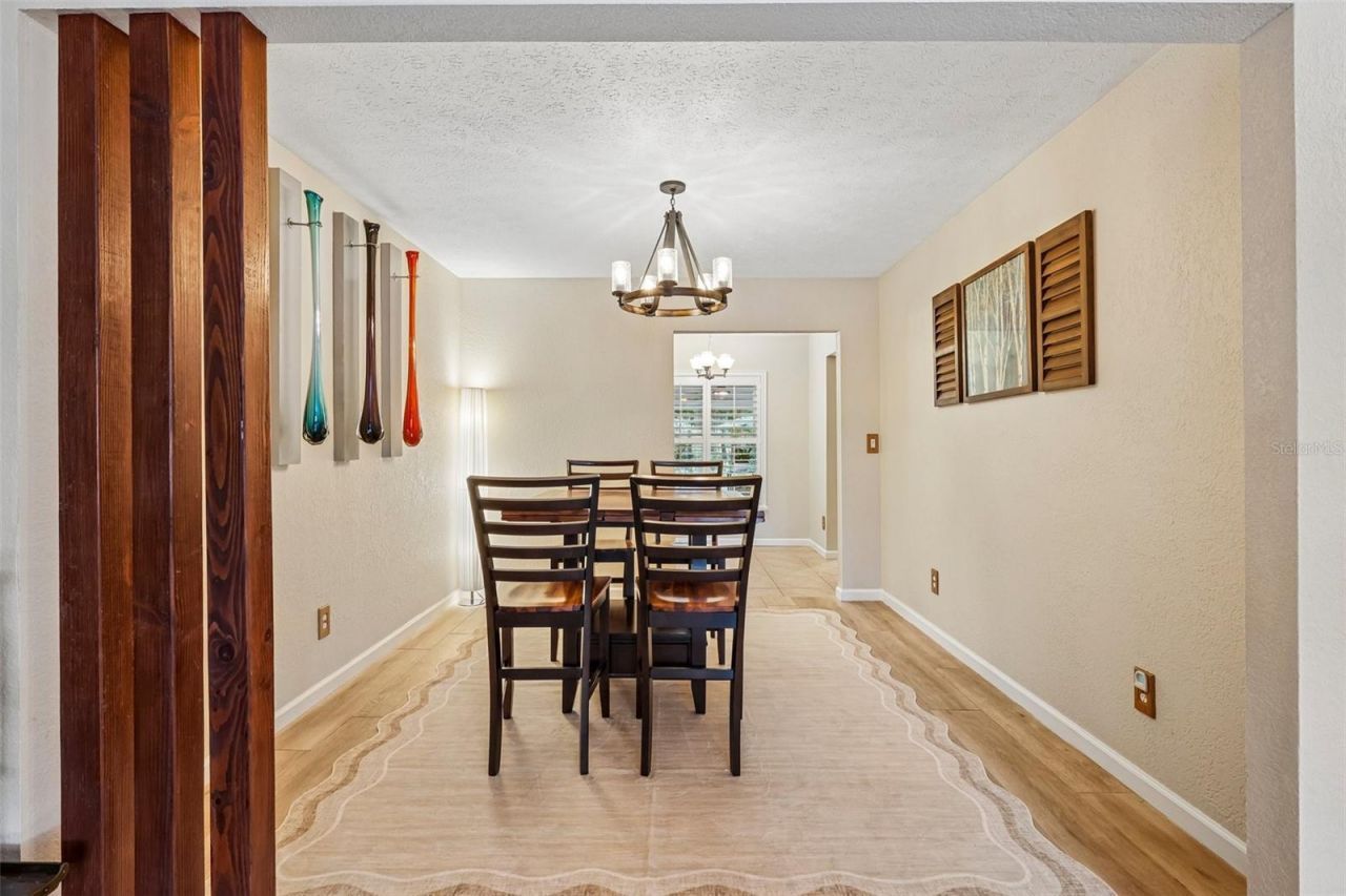 14309 Brentwood Drive , Tampa, FL 33618 Photo