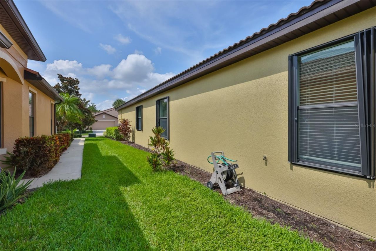 5618 Sunset Falls Drive , Apollo Beach, FL 33572 Photo