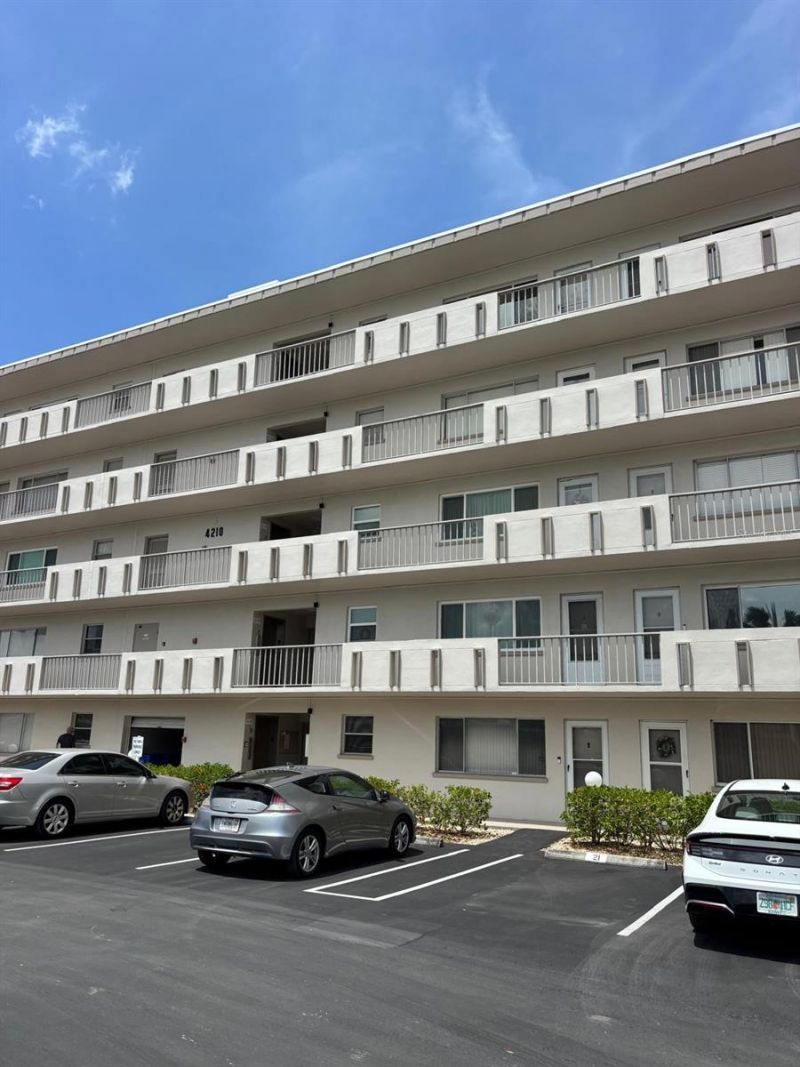 4210 Ironwood Circle , Unit 404J, Bradenton, FL 34209 Photo