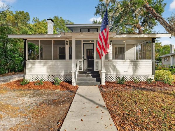 1022 N DONNELLY STREET , MOUNT DORA, FL 32757