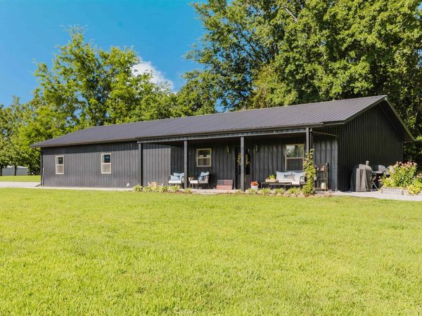 9496 DAY Road, Marion, IL 62959