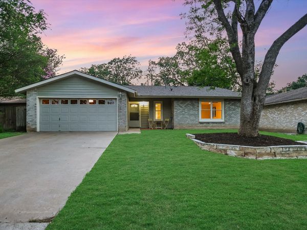 6906 Moonmont DR, Austin, TX 78745