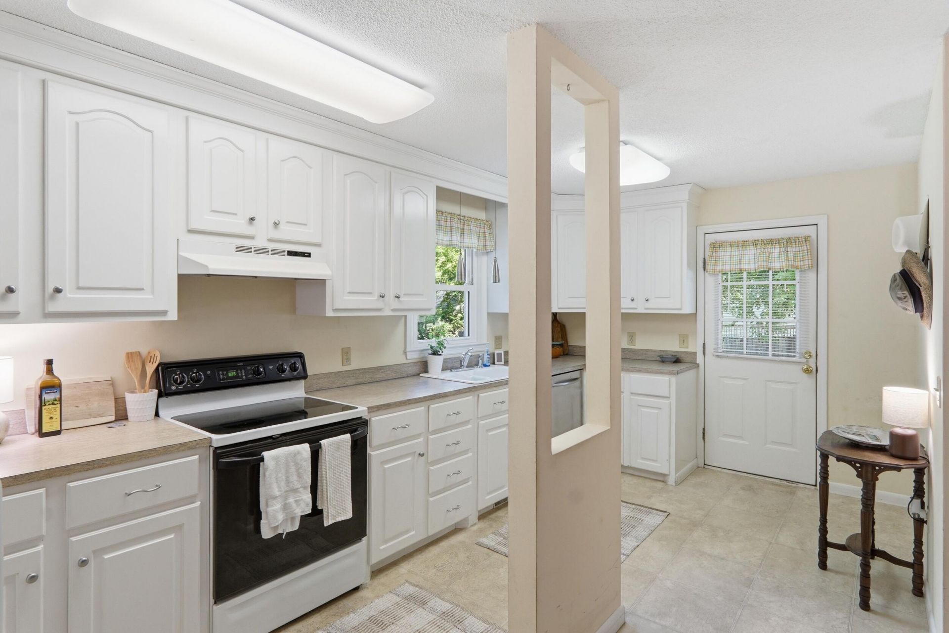 36 Manor Boulevard Photo 15
