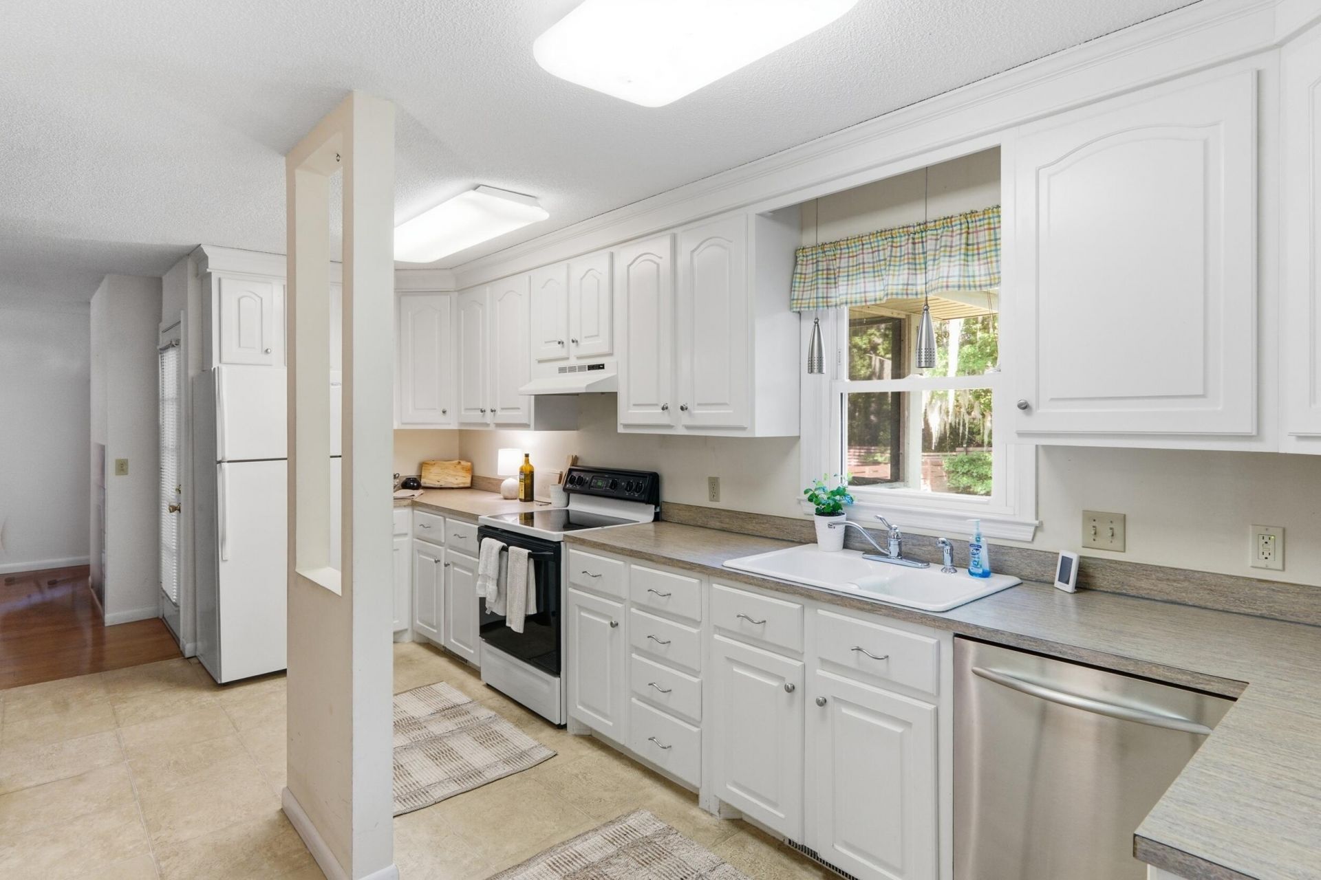 36 Manor Boulevard Photo 16