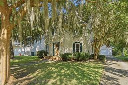 36 Manor Boulevard photo 4