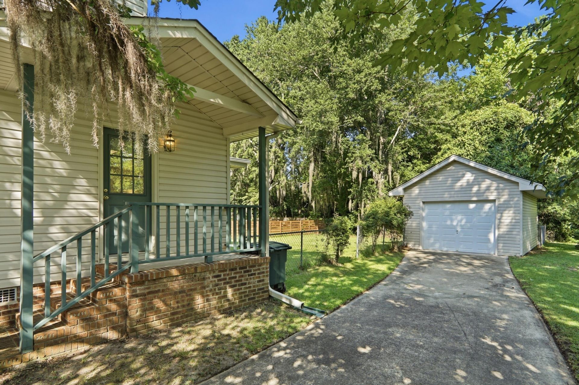 36 Manor Boulevard Photo 6