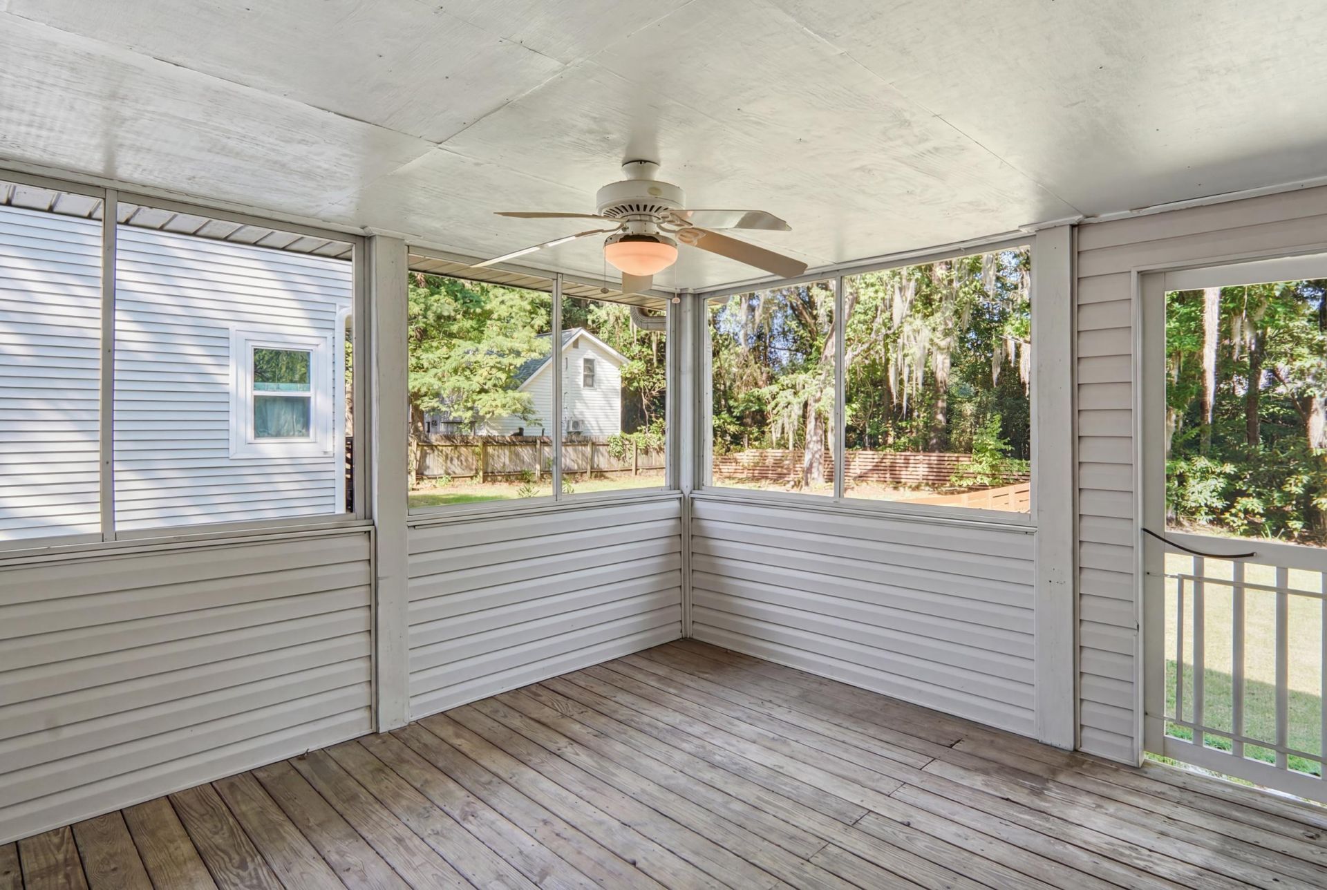 36 Manor Boulevard Photo 8