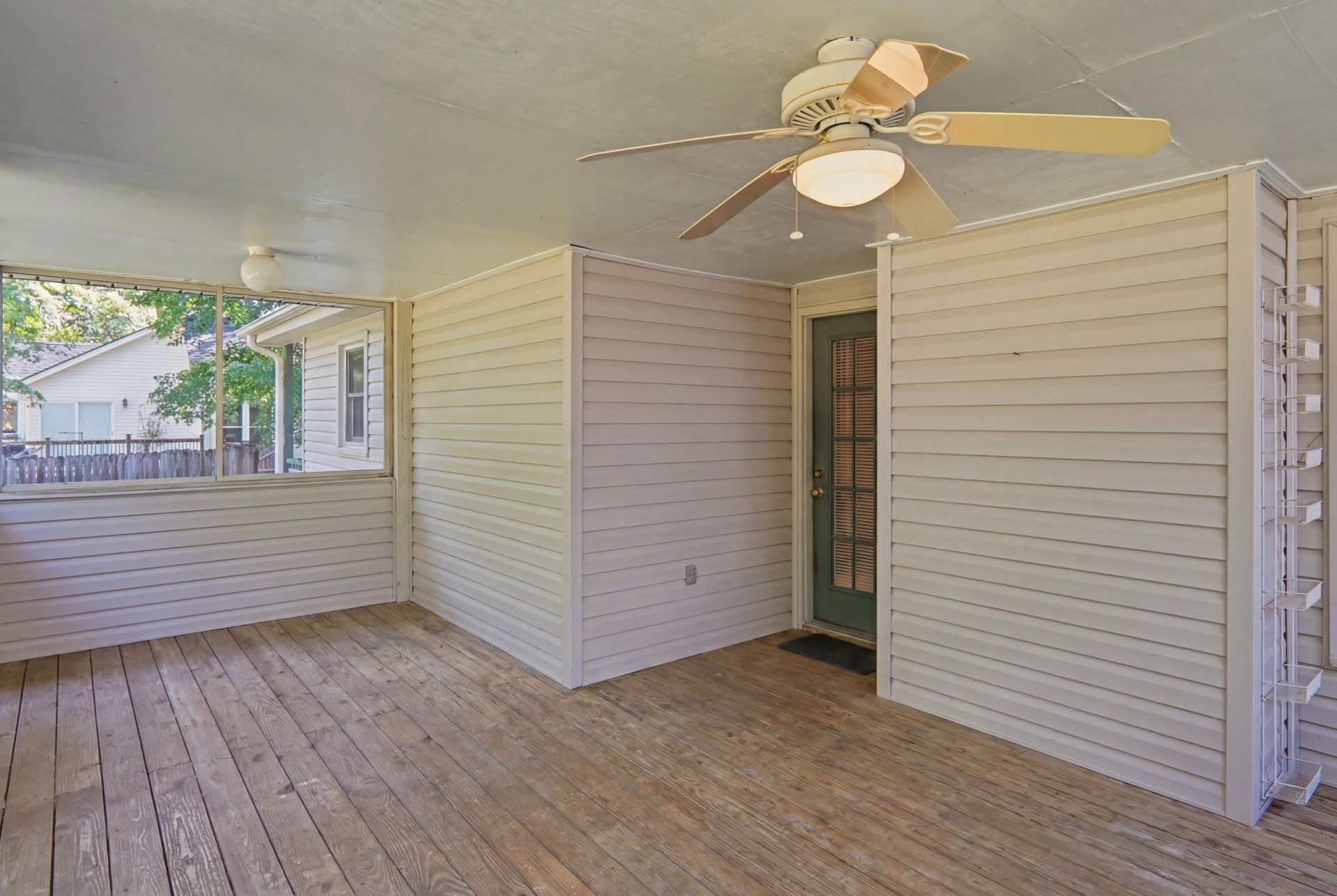 36 Manor Boulevard Photo 9