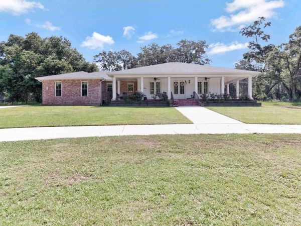 500 Petty Dr, Cantonment, FL 32533