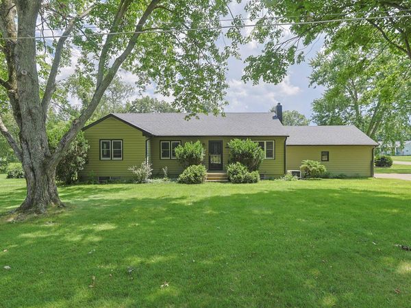 27201 Stuart Street, Edwardsburg, MI 49112