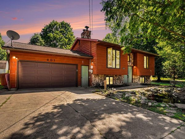 601 W North Street, Paw Paw, MI 49079