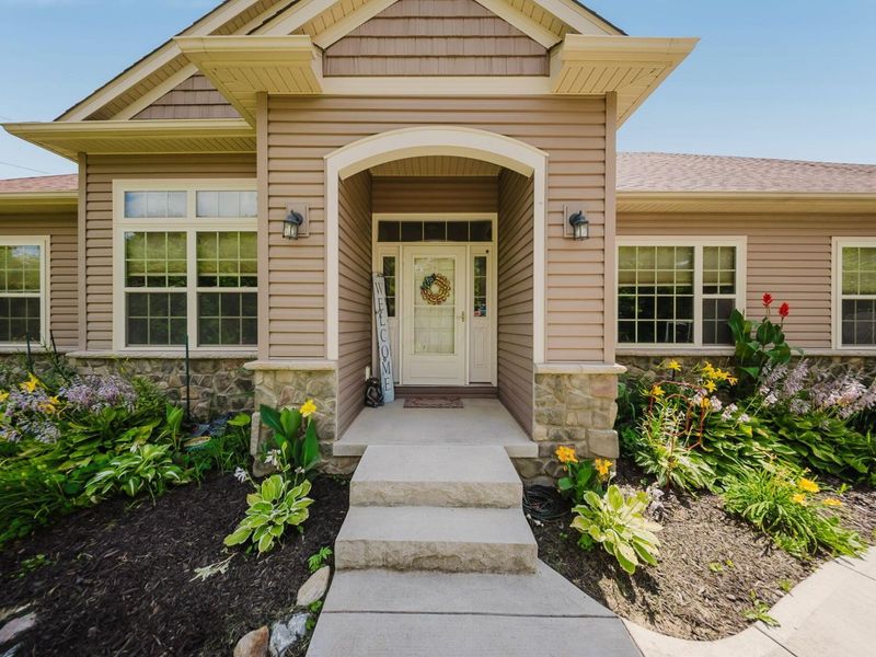 6684 Borror Road, Grove City, OH 43123 Photo 2