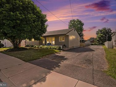 325 MARIETTA AVENUE, MOUNT JOY, PA 17552