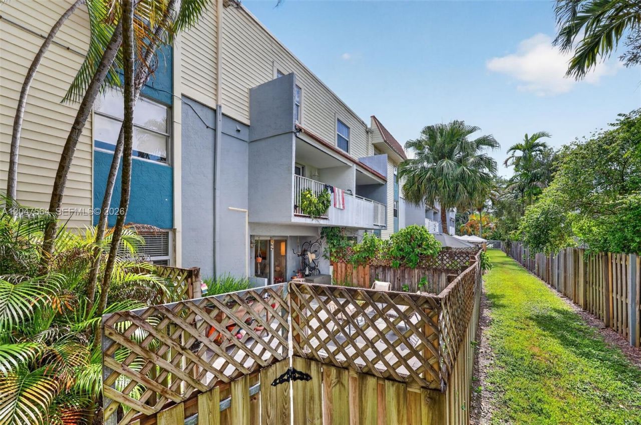 4600 SW 67th Ave , Unit 111, Miami, FL 33155 Photo