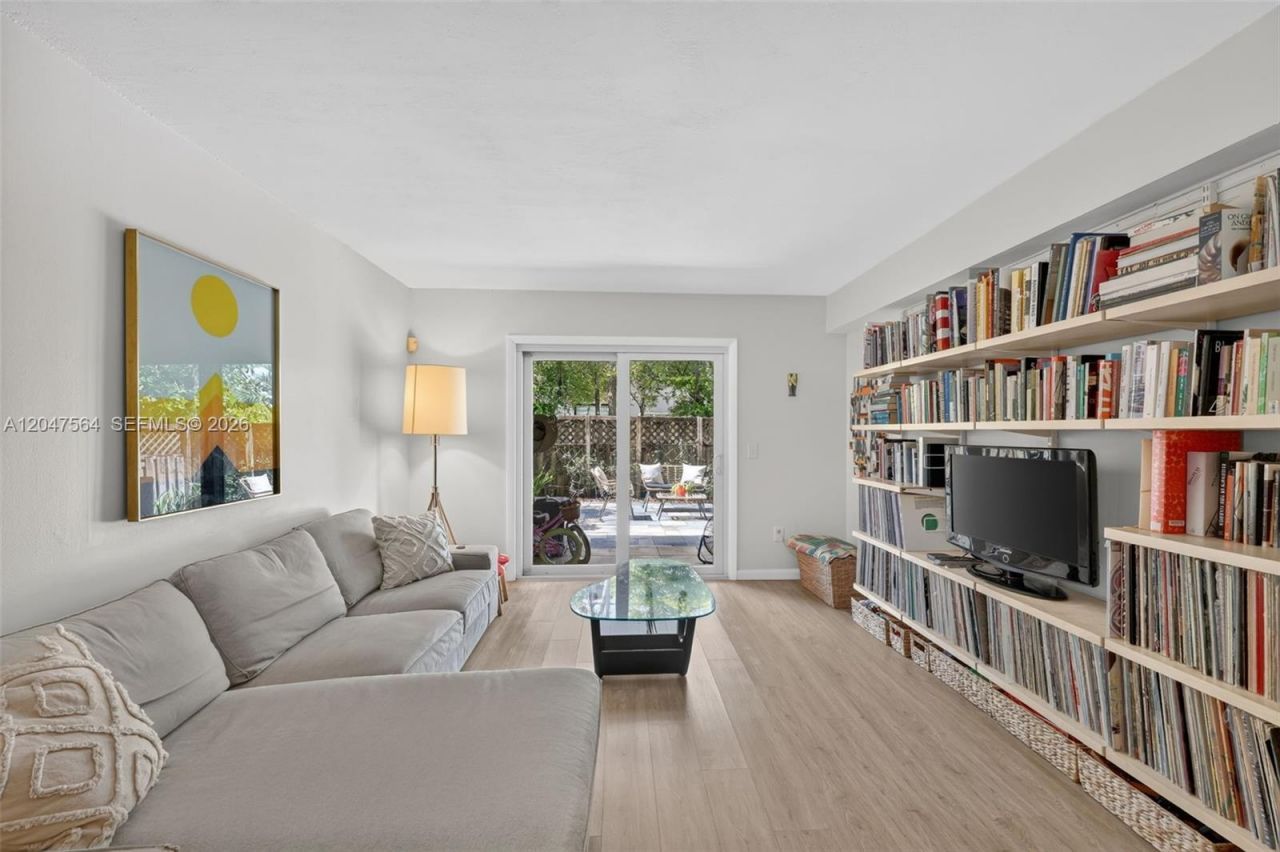4600 SW 67th Ave , Unit 111, Miami, FL 33155 Photo