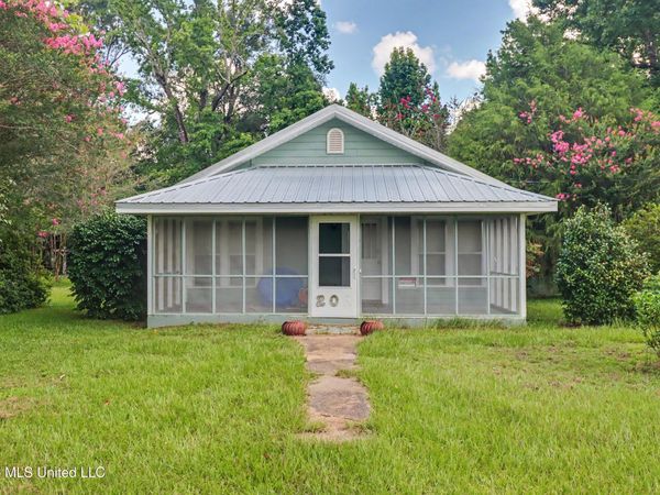 202 Saint John Road, Brooklyn, MS 39425