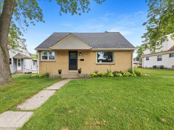 10156 W Montana Ave, West Allis, WI 53227