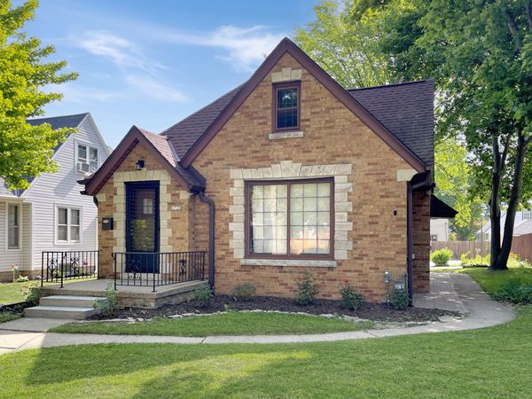3720 N 56th St, Milwaukee, WI 53216