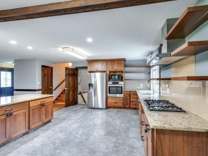 18080 Woodview Lane, Fredericktown, OH 43019 Photo 11