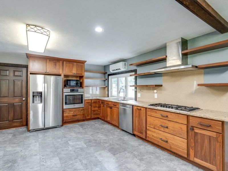 18080 Woodview Lane, Fredericktown, OH 43019 Photo 12