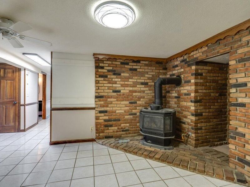 18080 Woodview Lane, Fredericktown, OH 43019 Photo 33