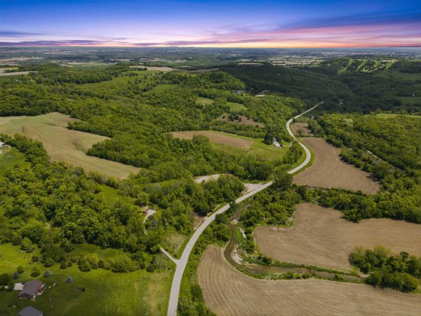 18965 Asbury Road, Durango, IA 52039